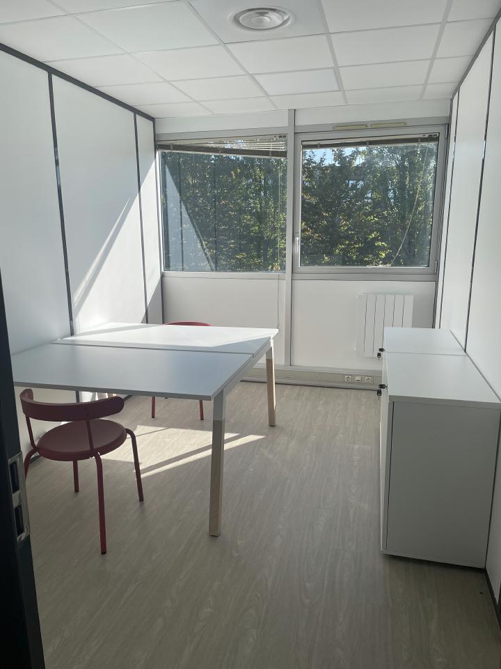 Bureau Saint Thibault des Vignes 920m² Location bureau Saint Thibault des Vignes Seine-et-Marne OLBUR2205551 1